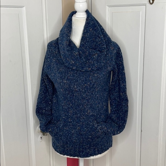 KENSIE•SWEATER - Picture 2 of 11